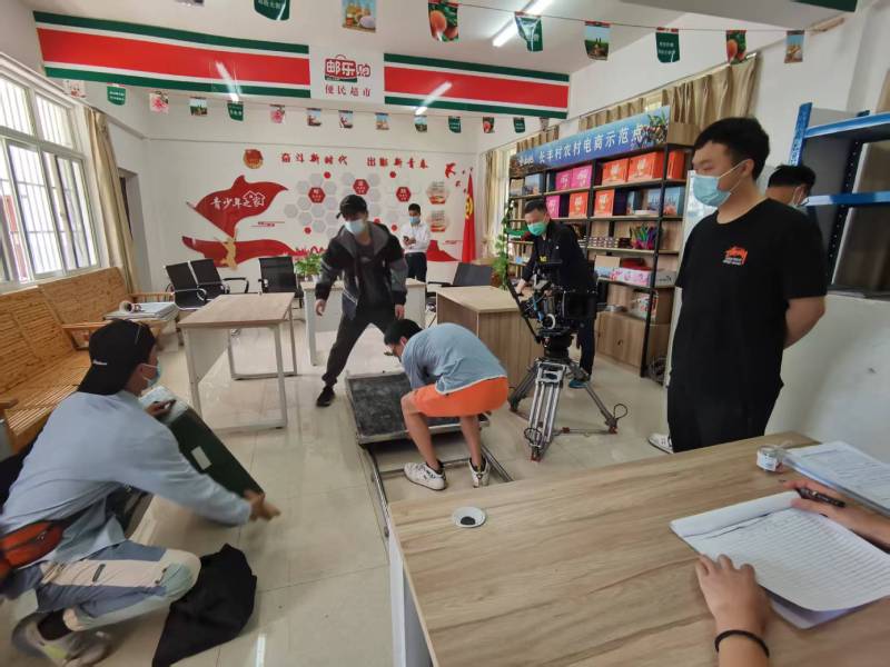 东川区广告片拍摄公司：极简主义践行者，少即是多的视觉哲学